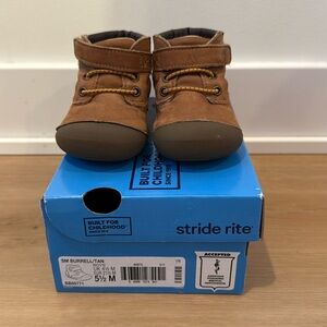Boys brown stride rite boots.
